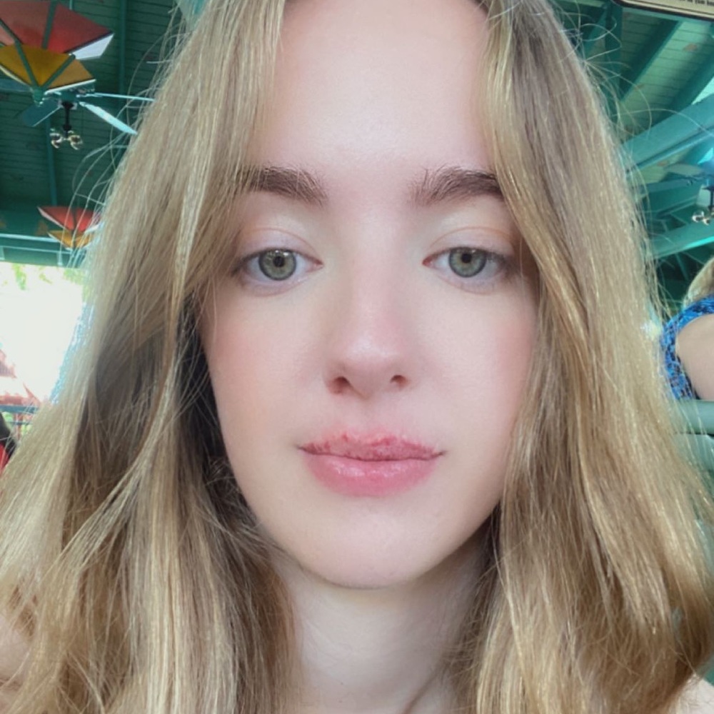 Meet your Posher, Olivia